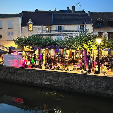 La Perle Apartment Montargis Bagian luar foto