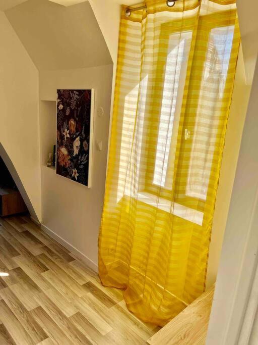 La Perle Apartment Montargis Bagian luar foto