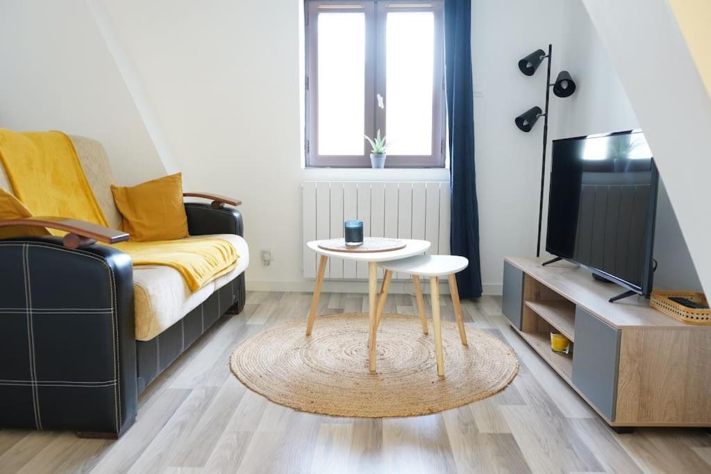 La Perle Apartment Montargis Bagian luar foto
