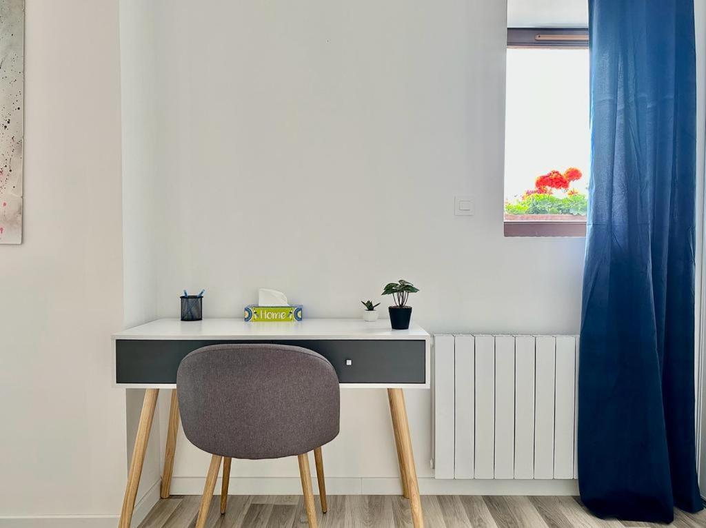 La Perle Apartment Montargis Bagian luar foto